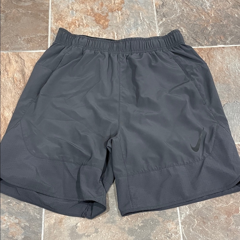 Nike Men's Dark Grey Shorts